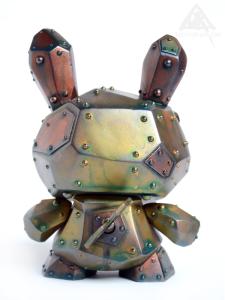 Quentin Facet. Mechtorian customised resin Shard art toy from Broke Piggy and Scott Tolleson. By Doktor A. Bruce Whistlecraft. 2017. Back.