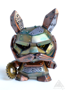 Facet Fractions.Mechtorian customised mini resin Shard art toy from Broke Piggy and Scott Tolleson. By Doktor A. Bruce Whistlecraft. 2019. B Front