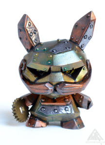 Facet Fractions.Mechtorian customised mini resin Shard art toy from Broke Piggy and Scott Tolleson. By Doktor A. Bruce Whistlecraft. 2019. C Front.