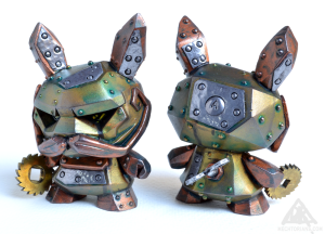 Facet Fractions.Mechtorian customised mini resin Shard art toy from Broke Piggy and Scott Tolleson. By Doktor A. Bruce Whistlecraft. 2019. Front Back.