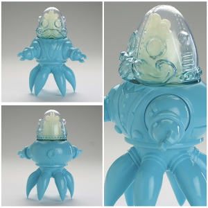 Thomas Nosuke Sofubi toy. Evolution Blue edition by Doktor A. Bruce Whistlecraft and Tomenosuke